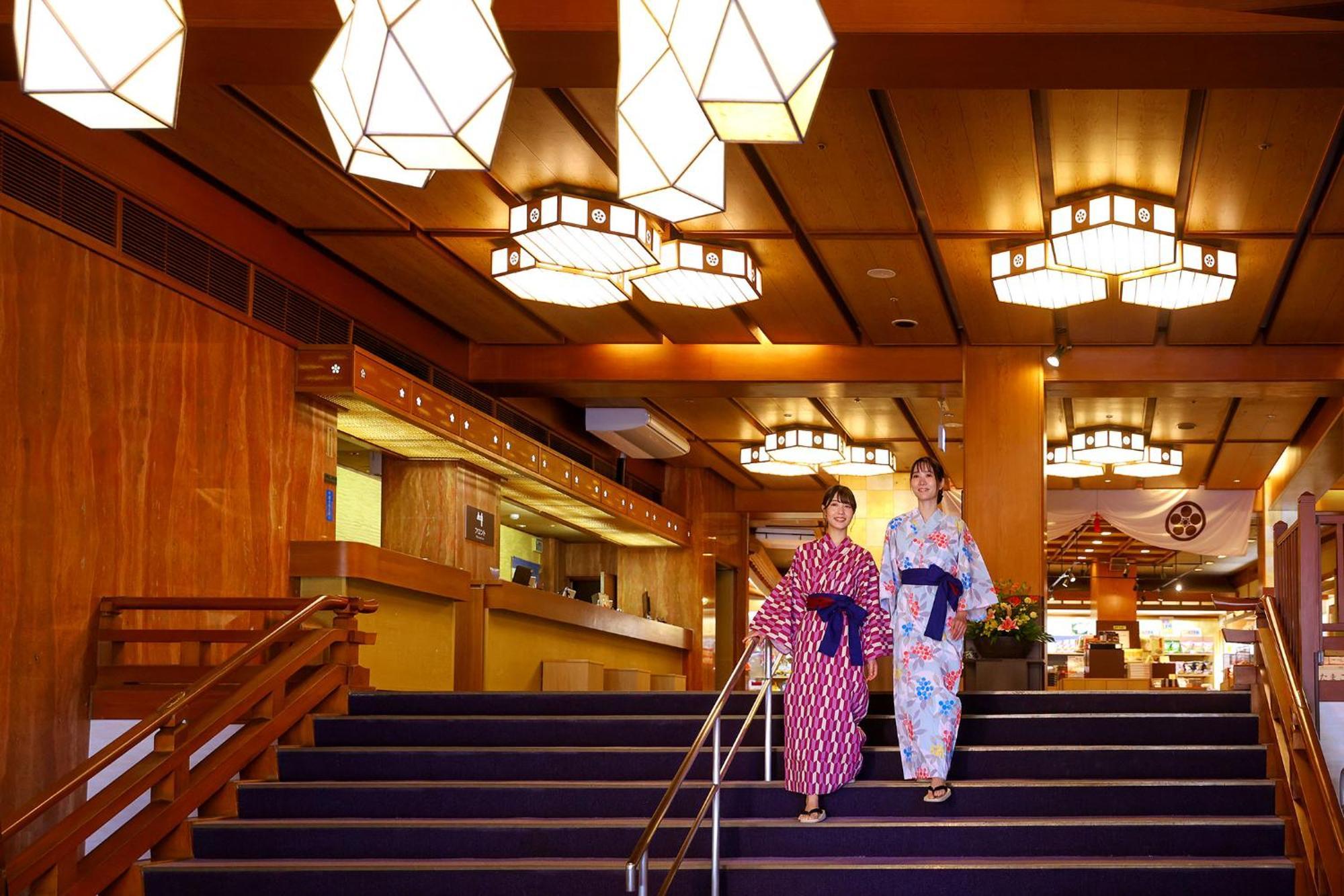 Отель Ooedo Onsen Monogatari Premium Yamashitaya Кага Экстерьер фото