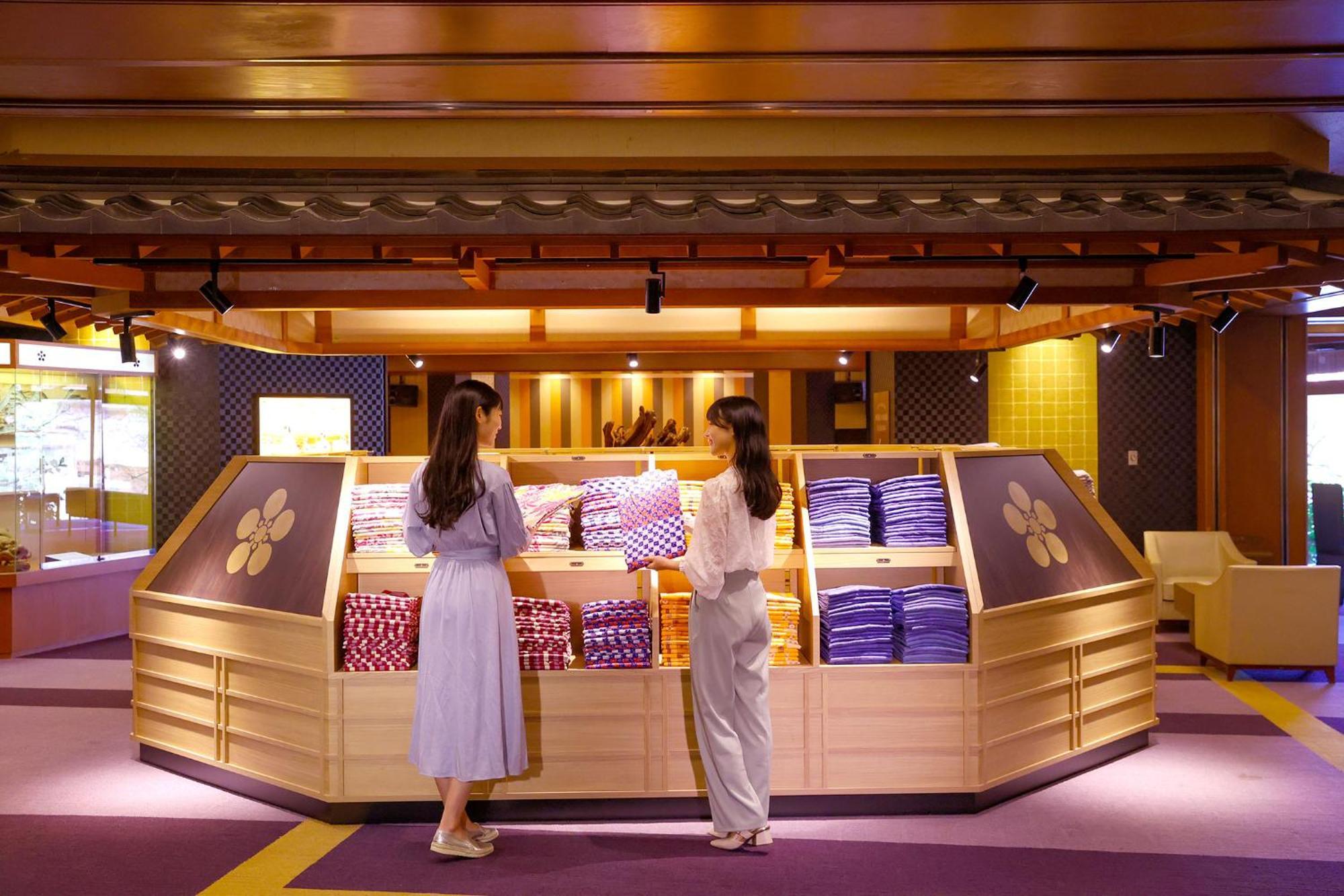 Отель Ooedo Onsen Monogatari Premium Yamashitaya Кага Экстерьер фото
